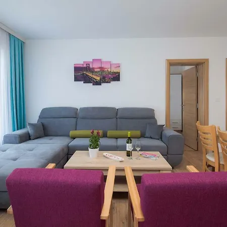 Charlotte Apartament